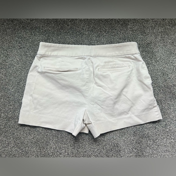 Women’s LOFT Riviera Short in Size 6 in Off White - Picture 4 of 8
